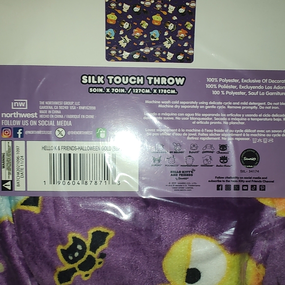 Hello Kitty and Friends Halloween Silk Touch Throw 50" X 70" NWOT - Picture 3 of 5